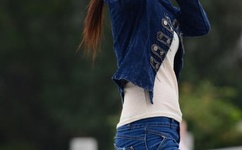 男生扒女生内衣